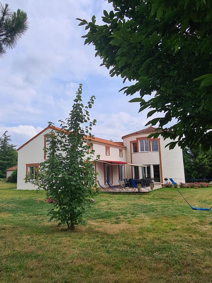 Holiday home Splendide La Tour Blanche 12min Du Puy Du Fou