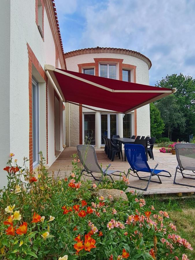 Holiday home Splendide La Tour Blanche 12min Du Puy Du Fou Saint-Amand-sur-Sevre