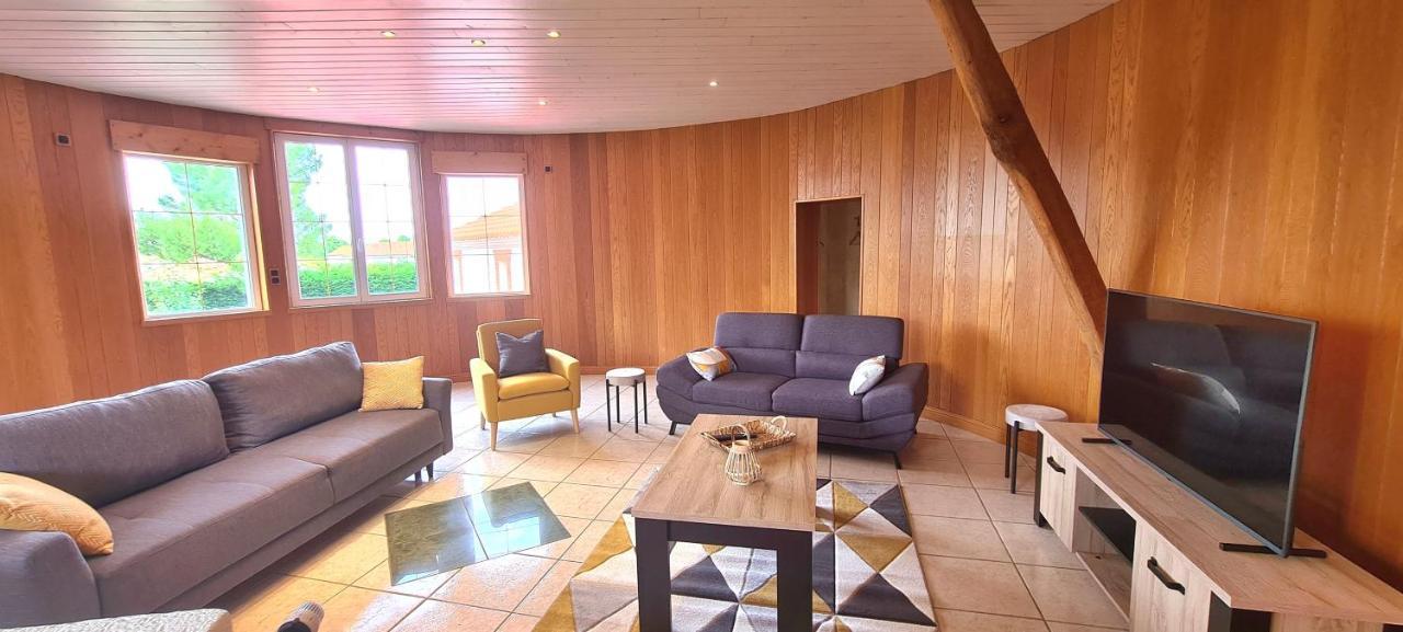 Holiday home Splendide La Tour Blanche 12min Du Puy Du Fou *
